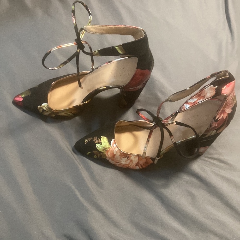 Size 9 - Picture 3 of 3